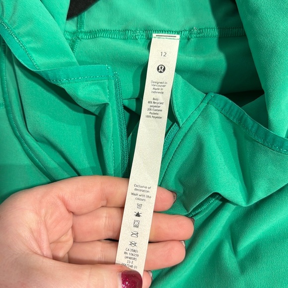 Lululemon Mist Over Windbreaker - Size 12 - NWOT - Picture 3 of 3